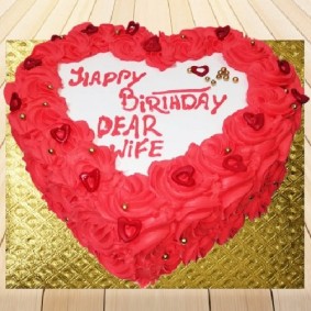 Red heart cake