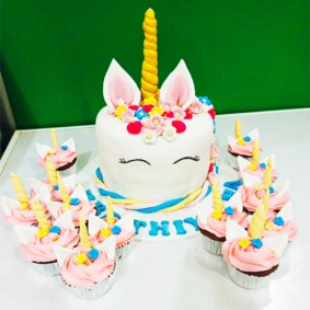 Cat theme cake