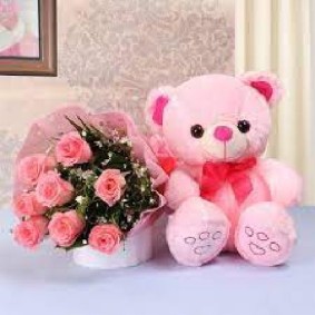 Pink roses with Teddy