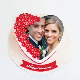 Heart shape photo cake